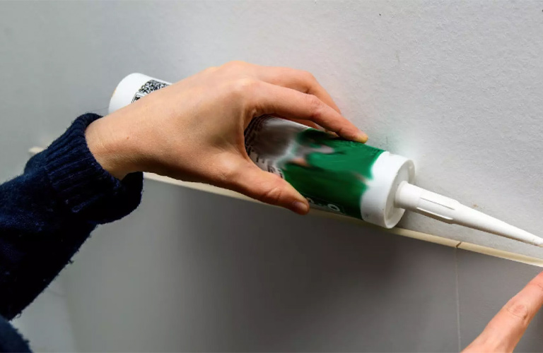 Không phải loại keo nào cũng phù hợp để thi công bằng tay