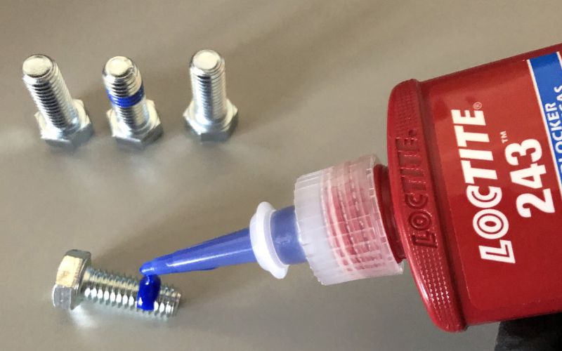 Keo đông cứng không đủ thời gian có thể ảnh hưởng đến độ chắc chắn