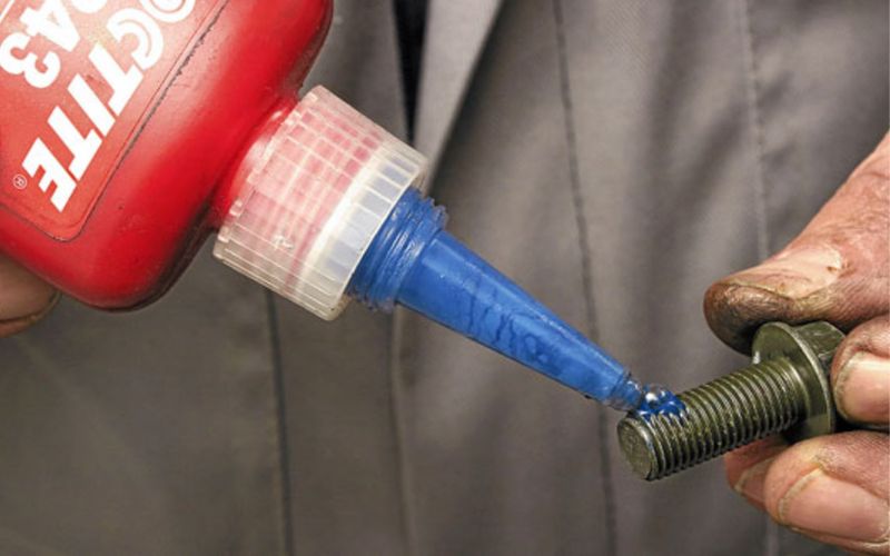 Keo khóa ren giúp mối ghép chắc chắn hơn, chống rung và phân bổ tải trọng đều