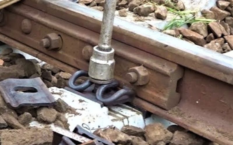 Đai ốc cơ khí dễ bị lỏng khi gặp rung động mạnh, gây mất an toàn cho mối ghép